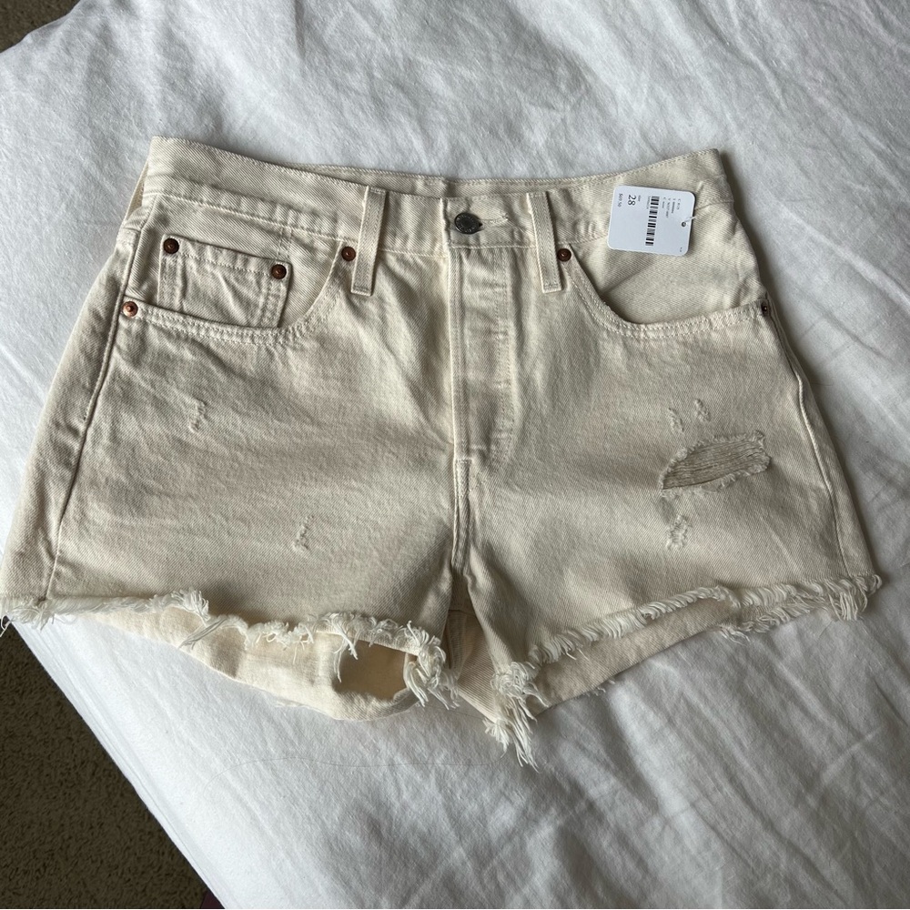 NWT Levi’s 501 shorts 28